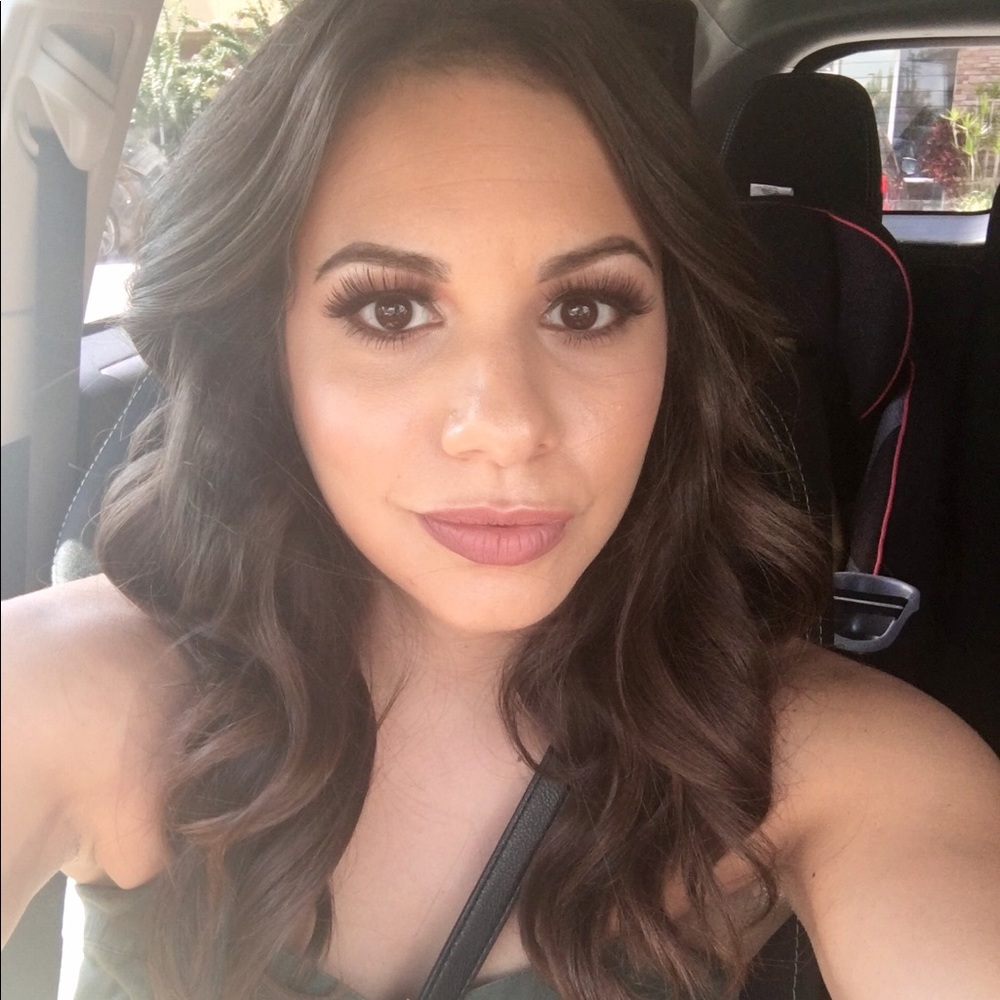 Meet your Posher, Lauren